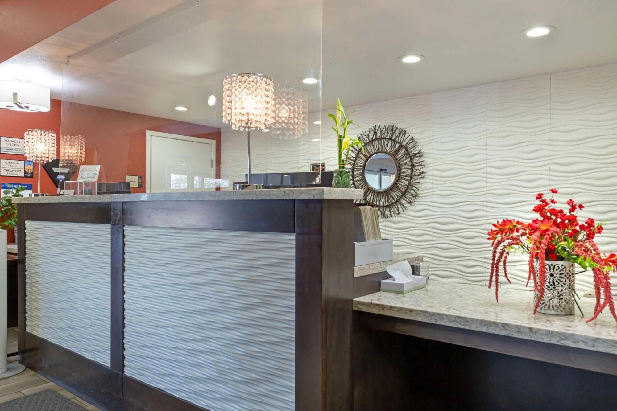 Best Western Plus Downtown North San Antonio Exterior photo